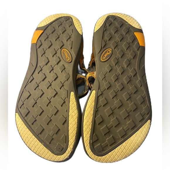 Women’s size 8 Chacos hiking sandals - Picture 2 of 5